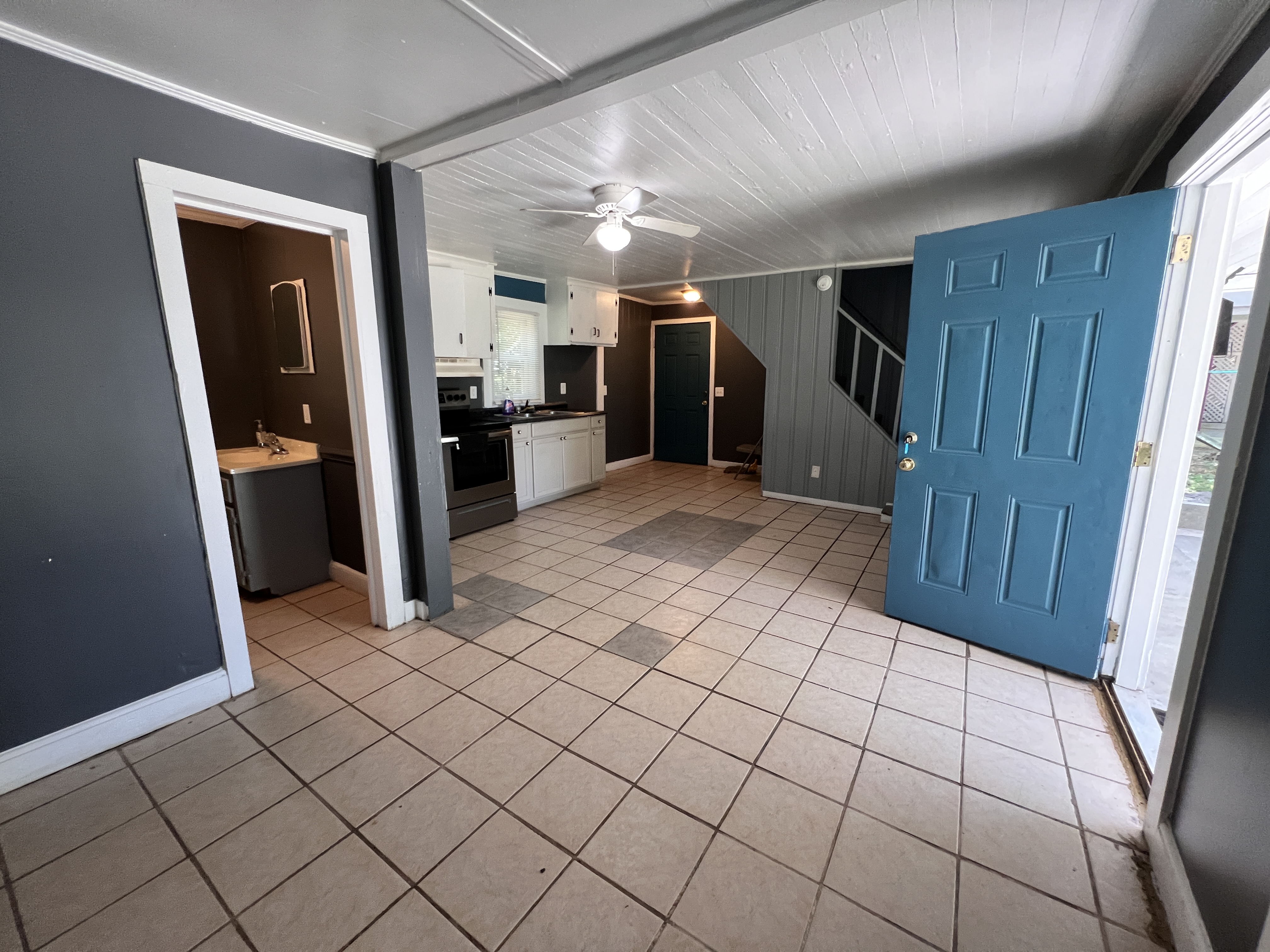 504 Stadiem Dr... Offered by VFMR